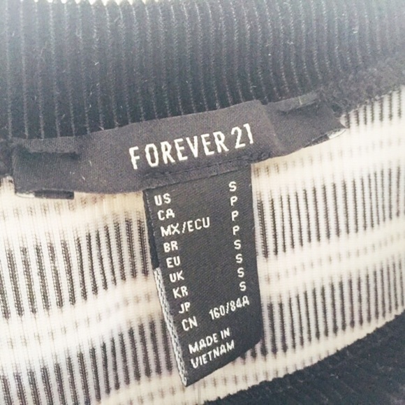 NWT FOREVER 21 Striped Decal Amour Etched Print Cap Sleeve Slub Tee Black Small - Picture 5 of 7